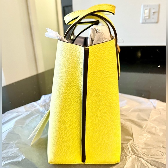 Tory Burch Small Triple-Compartment Tote bag - Picture 6 of 9